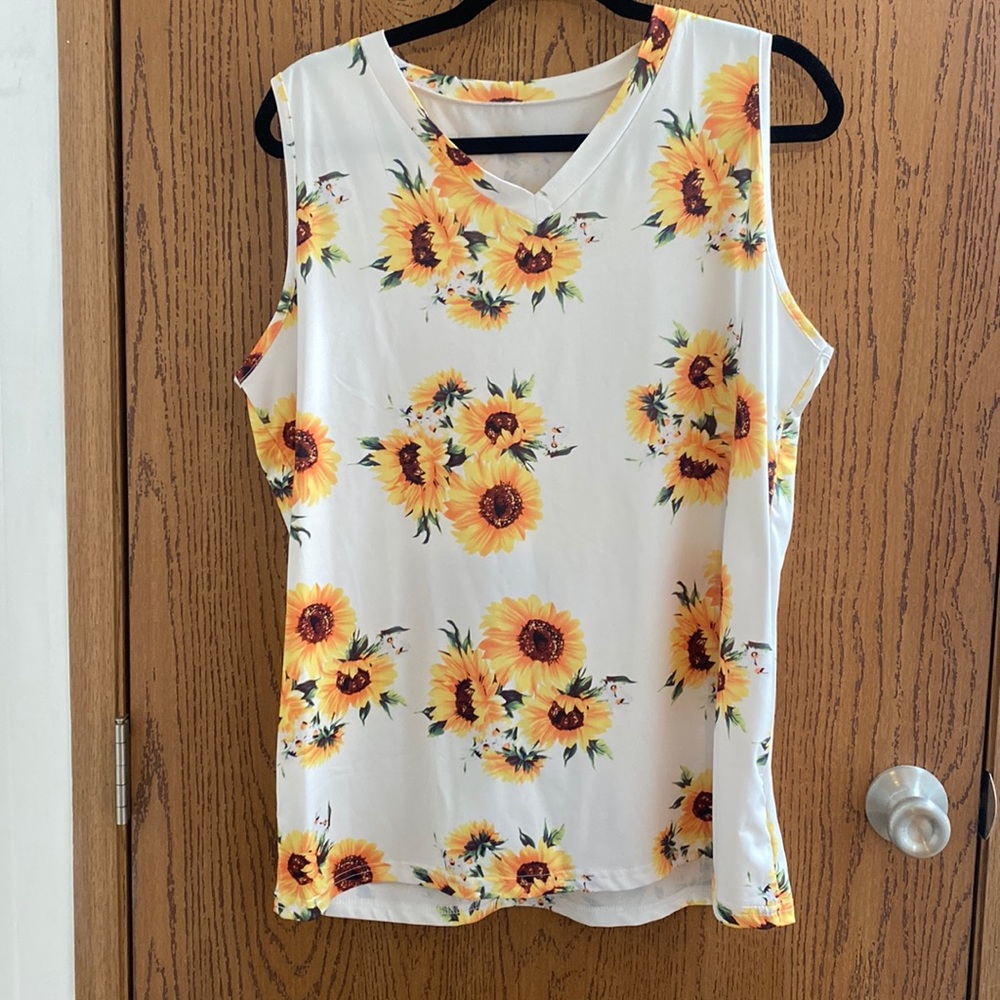 White sunflower sleeveless shirt